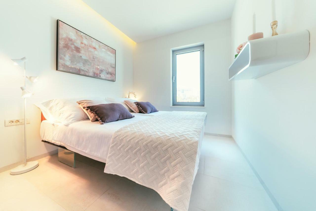 Unique Luxury Designers Apartment Right Next To The Beach Sukošan Buitenkant foto